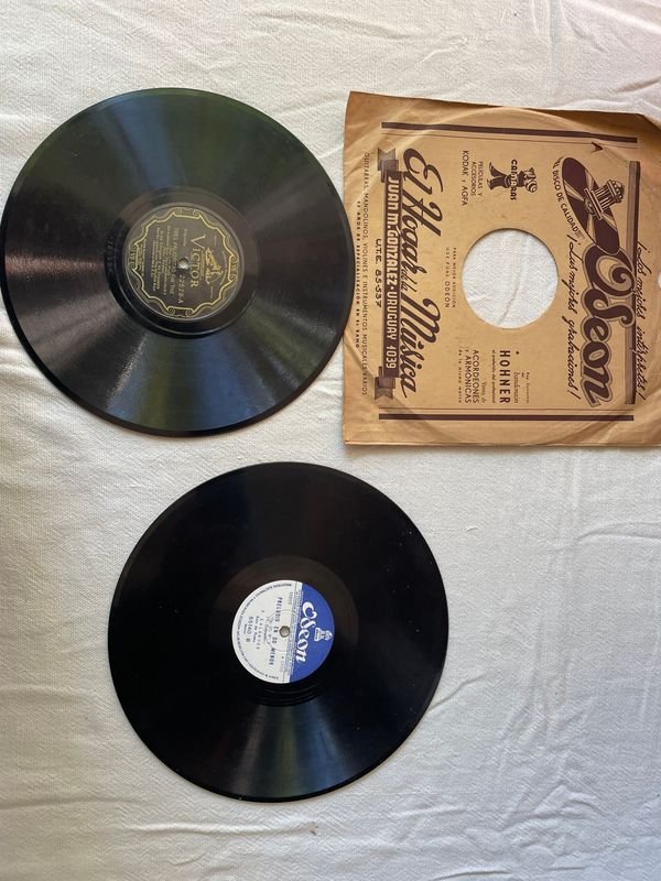 Lote de Discos de Vinilo Antiguos: Victor, Decca y Sonora
