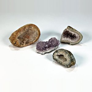 Lote anterior: Lote de Cuatro Geodas de Amatista: Lila, Gris y Blanca