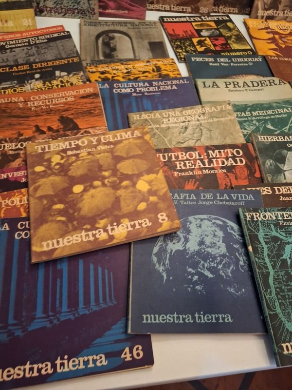 Colección de libros antiguos y modernos en buen estado - imagen 8