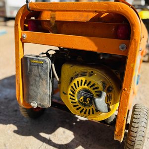 Generador Eléctrico Naranja 6.5 HP - imagen 2
