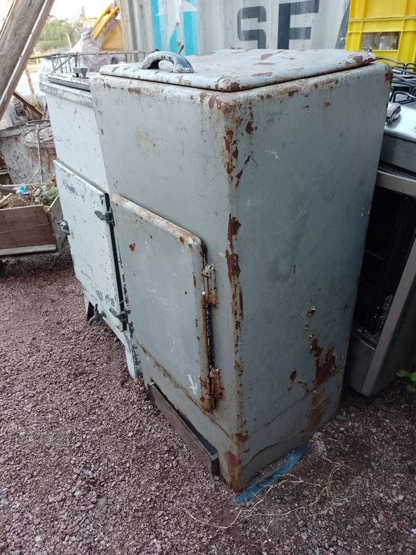 Heladeras antiguas de latón y madera para venta - imagen 8