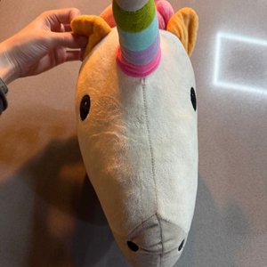 Lote siguiente: Almohadón Infantil de Peluche Diseño Unicornio Colorido