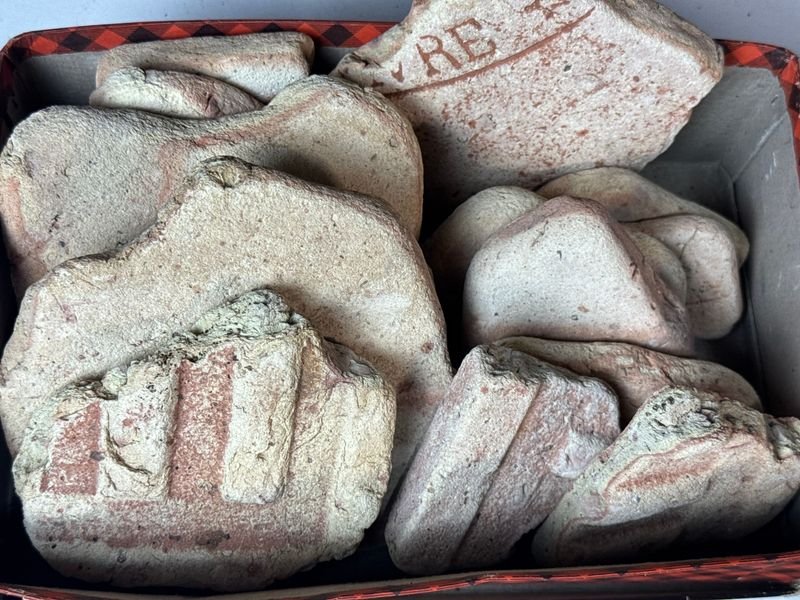 Lote de piedras, pesas y objetos variados - imagen 11