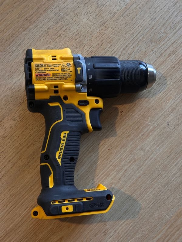 Atornilladora Dewalt ATOMIC DCD 799 20V Brushless con Percutor - Nueva