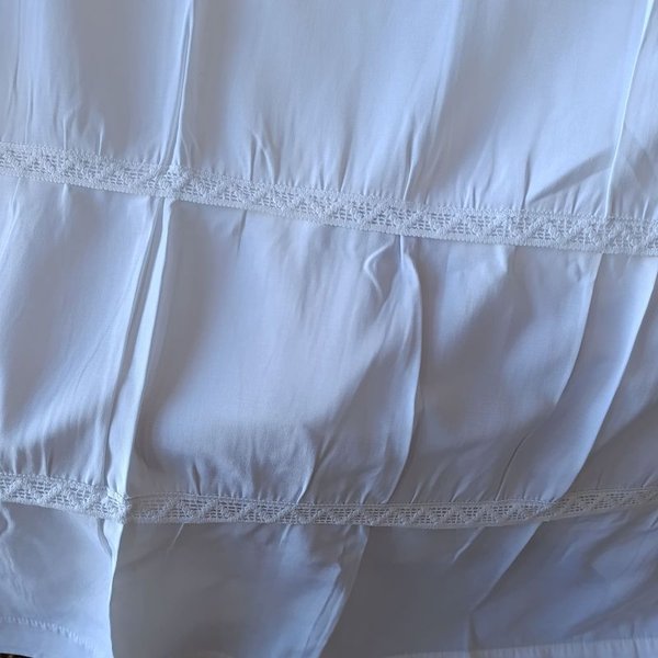 Cortinas de tela blanca con puntilla y encaje - imagen 1