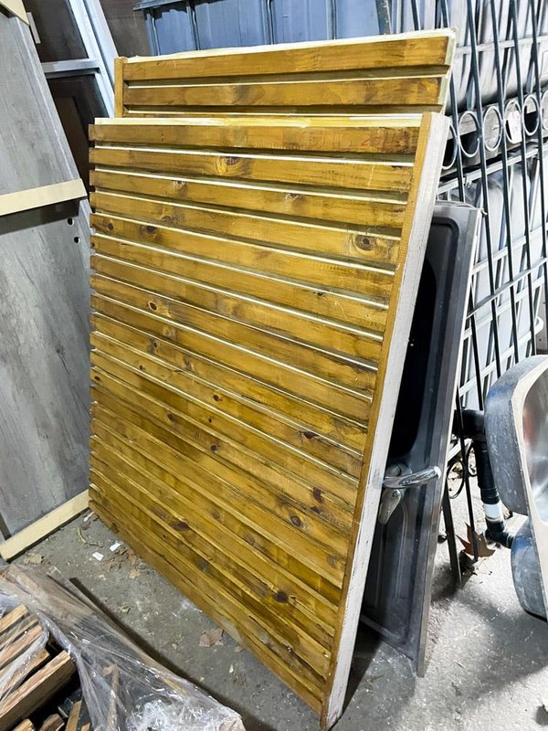 Tres Tramos de Paneles de Madera MDF para Construcción