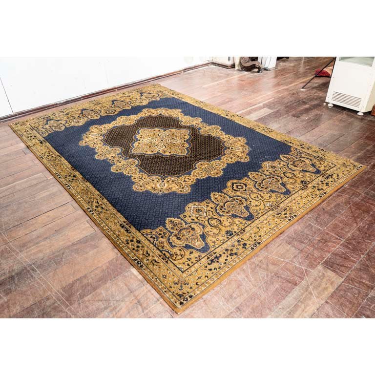Lote anterior: Gran alfombra acrílica con diseño turquesa y dorado