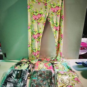 Lote siguiente: Lote de 10 Calzas de Algodón Estampadas para Mujer