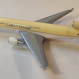 Maqueta Avión McDonnell Douglas MD-11 Saudí Arabian Cargo Escala 1/500 Herpa - imagen 1