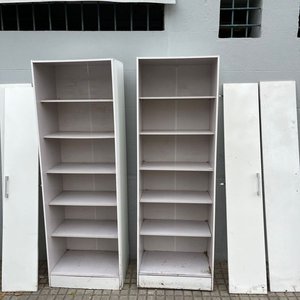 2 Muebles Multiusos Blancos con Estantes y Puertas - imagen 1
