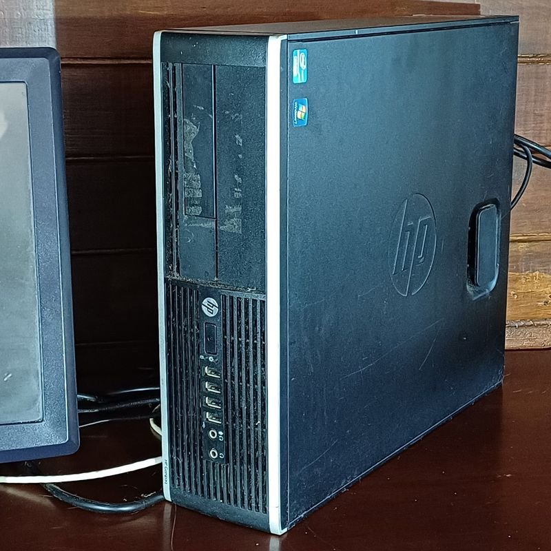 Computadora de torre y monitor táctil Elo - imagen 3