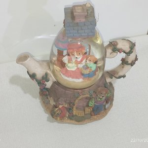 Juego de Café Blanco con Detalles Dorados y Tetera Decorativa Bola de Nieve - imagen 8