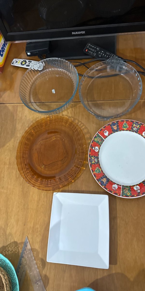 Juego de Bandejas y Platos de Vidrio y Cerámica
