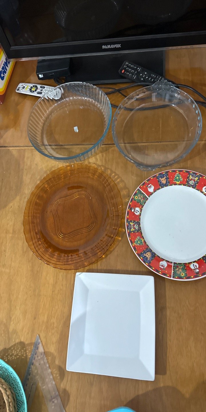 Juego de Bandejas y Platos de Vidrio y Cerámica
