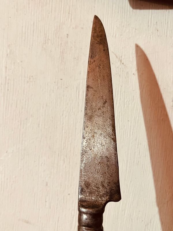 Cuchillo de Acero Fundido con Vaina - imagen 5