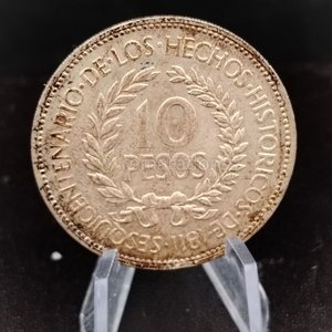 Lote anterior: Moneda Conmemorativa 10 Pesos "Bicentenario de los Hechos Históricos"