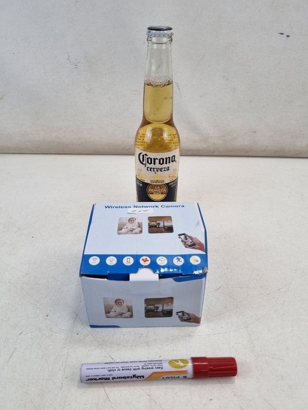 Cámara de Red Inalámbrica Blanca con Accesorios