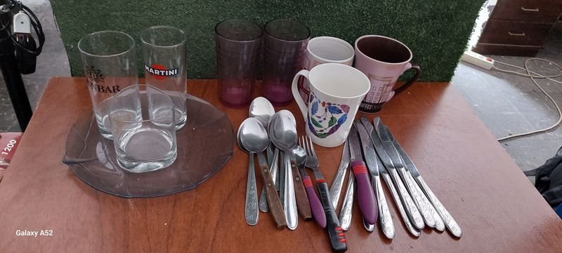 Lote anterior: Lote de cubiertos y accesorios para el hogar