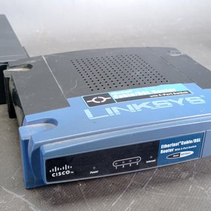 Lote de 4 Dispositivos de Red: 3 Tp-Link y 1 Linksys - imagen 4