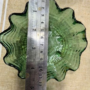Juego de 6 Compoteras de Vidrio Verde con Borde Ondulado - imagen 4