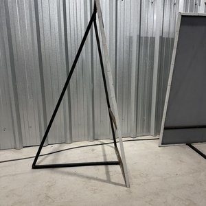 Estructuras Metálicas Porta Cartel con Base de Pie - imagen 6