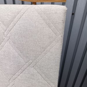 Juego de Dos Sillas Modernas Tapizadas - imagen 3