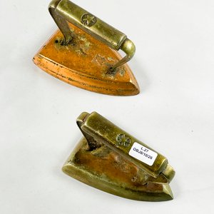 Dos planchas antiguas diferentes - imagen 2