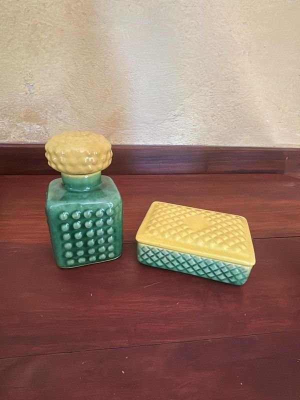 Lote siguiente: ALHAJERO Y JARRON CERAMICO