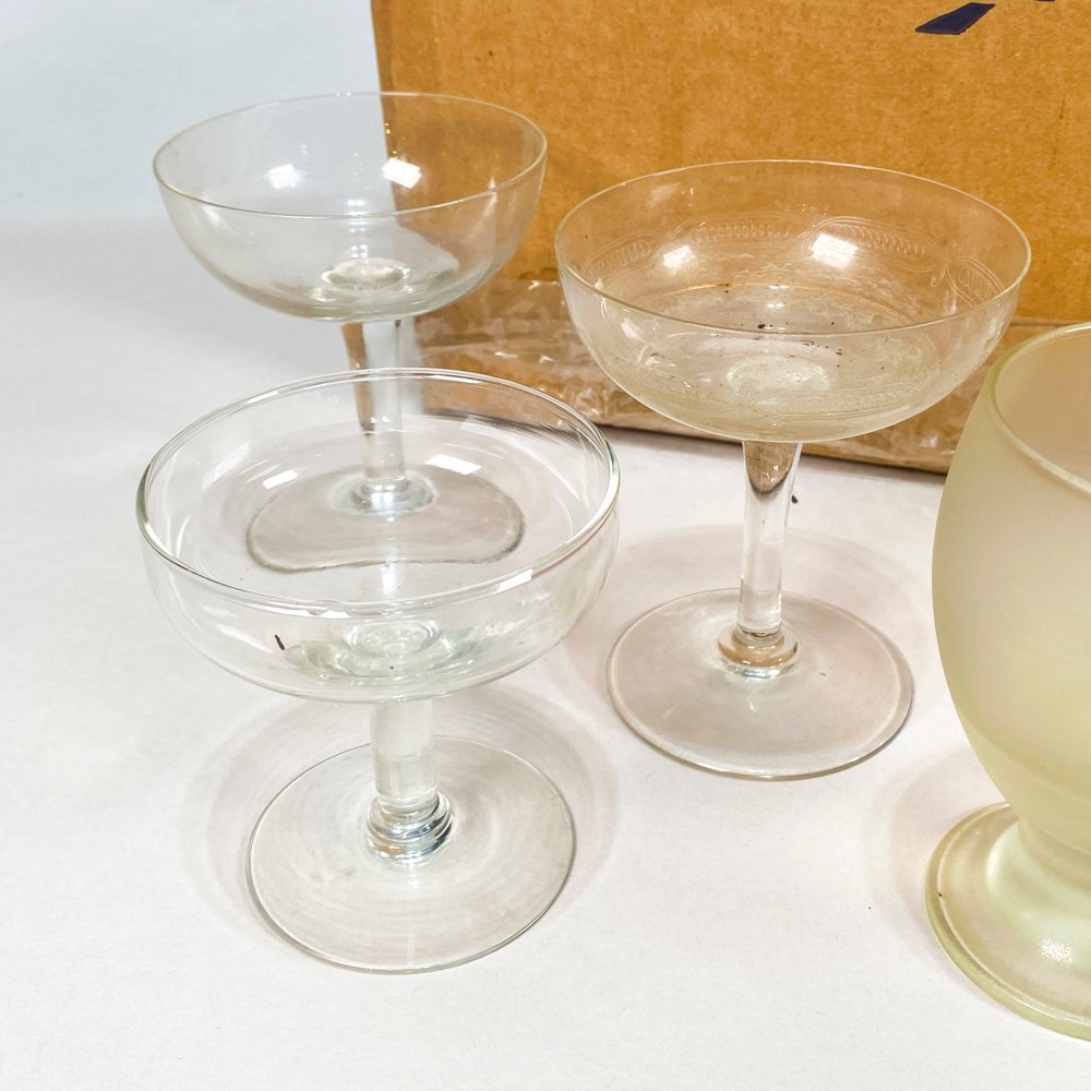 Colección de vasos y copas de vidrio - imagen 2