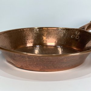 Sartén de Cobre Cincelado con Mango de Madera - imagen 2