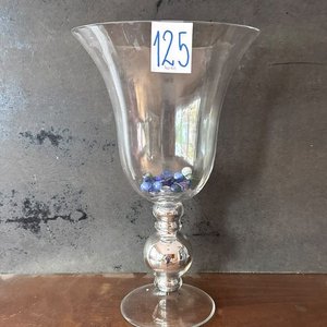 Lote anterior: Copa de Vidrio Transparente con Base Plateada y Decoración Interior