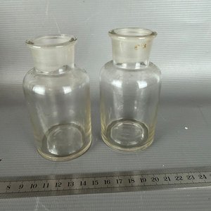 Par de Frascos de Farmacia de Vidrio con Tapa - imagen 3