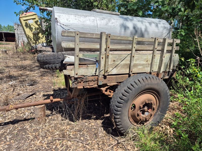 Lote anterior: Carro Aguatero de Tanque en Hierro para Venta