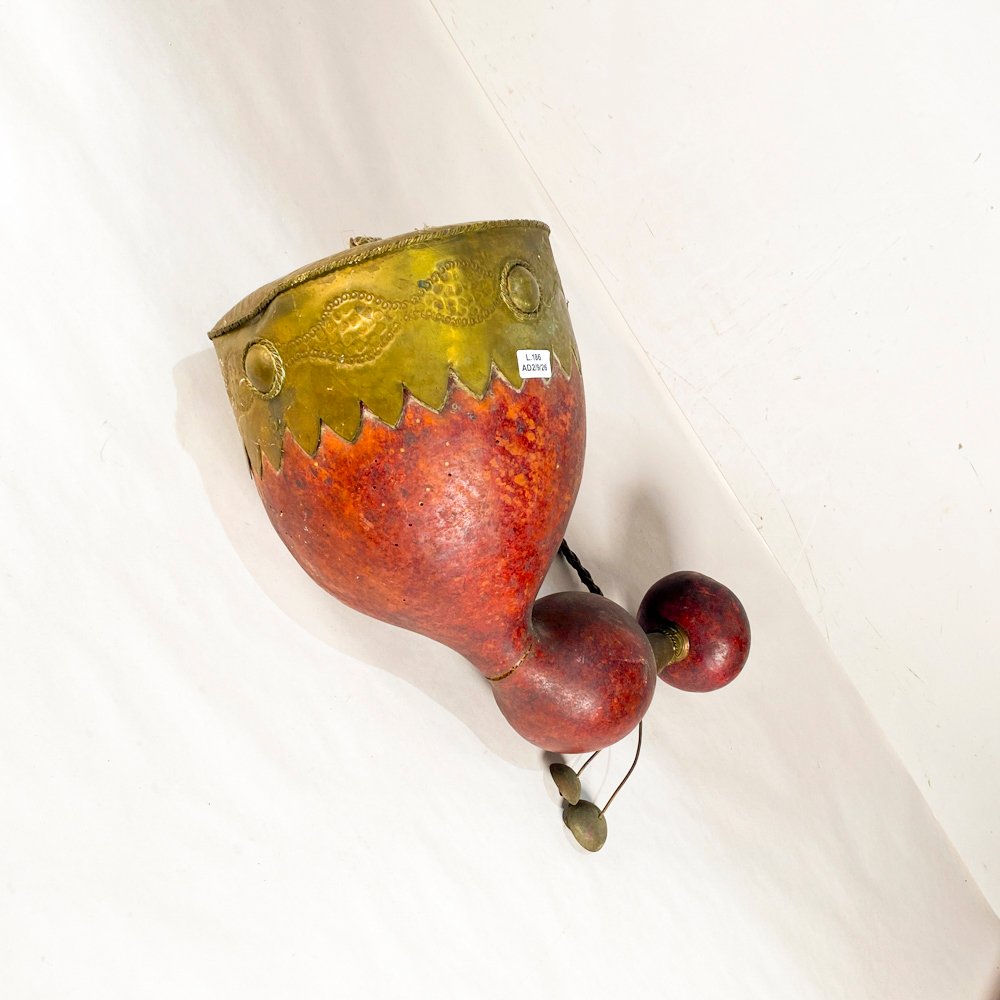 Instrumento Musical Artesanal en Calabaza y Bronce