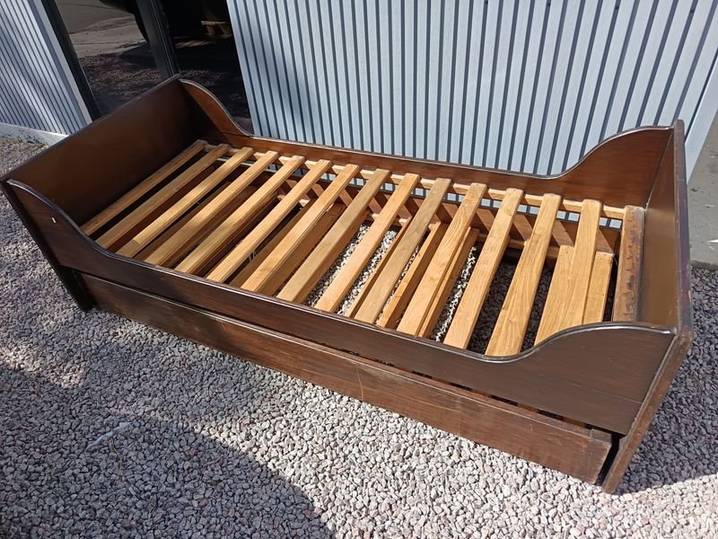 Cama Marinera de Madera Oscura con Carro Inferior