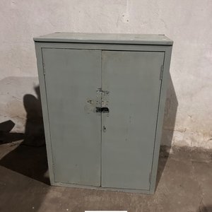 Armario Metálico Gris con Puertas y Estantes - imagen 6