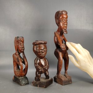 Lote de 3 Tallas de Madera con Figuras Humanas - imagen 3