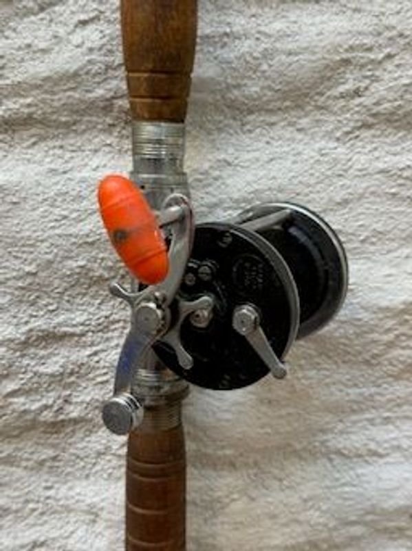 Caña de pescar con reel frontal industria uruguaya - Equipamiento deportivo - imagen 3