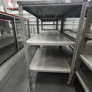 Mostrador Vitrina Metálico con Estantes y Frente de Vidrio - imagen 4