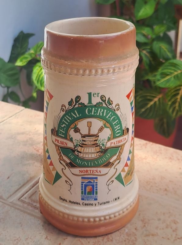 Lote anterior: Jarra cervecería de colección año 1992 primera fiesta cerveza Montevideo Pilsen-Patricia
