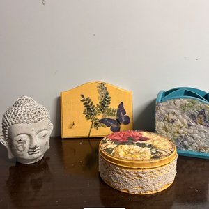Lote de Decoración: Cabeza de Buda, Cajas y Organizador - imagen 4