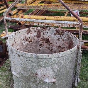 Tacho de Obra Grande de Metal - imagen 2