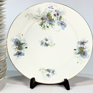 Plato de Porcelana Limoges France M. Redon con Flores Azules - imagen 2