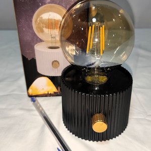 Lote siguiente: Lámpara LED Recargable Vintage con Dimmer, Nueva en Caja
