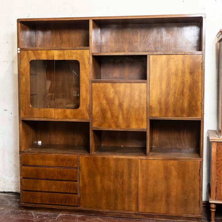 Mueble de seis puertas y cuatro cajones superior cubiertero