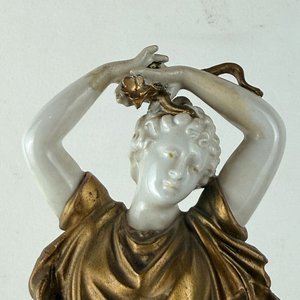 Figura Clásica Capodimonte Original Siglo XIX con Detalles Dorados - imagen 2