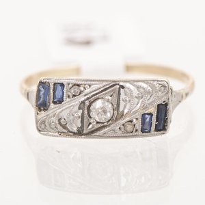 Lote anterior: Anillo de Oro 18k y Platino con Brillantes y Zafiros