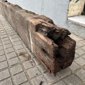 Viga de Madera Dura Antigua de 6.20 Metros - imagen 12