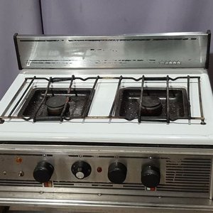 Cocina a Gas Delne con 2 Hornallas y Horno - imagen 2
