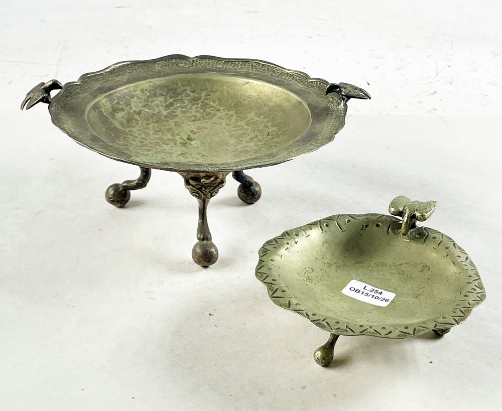 Dos Centros de Mesa Metálicos con Figuras de Aves